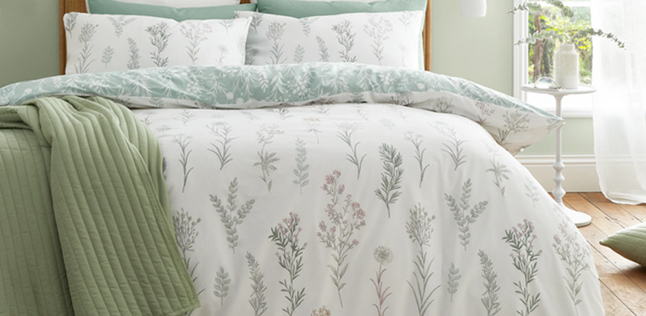 summer and winter seasonal bedding ideas
