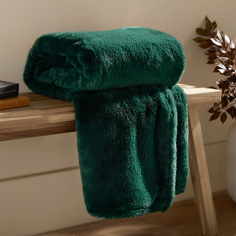 dark green faux fur Christmas throw for couch