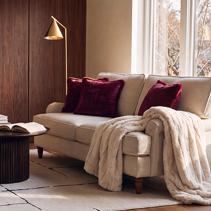 Cambridge Sofa Content