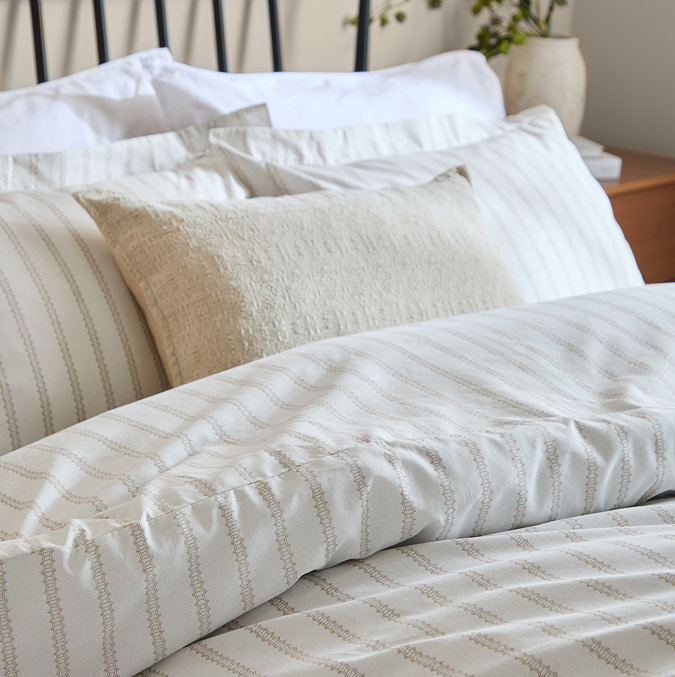 Arlen Mocha Close up image 1