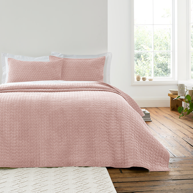 attica bedspread in pink