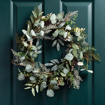 Avery rustic eucalyptus wreath