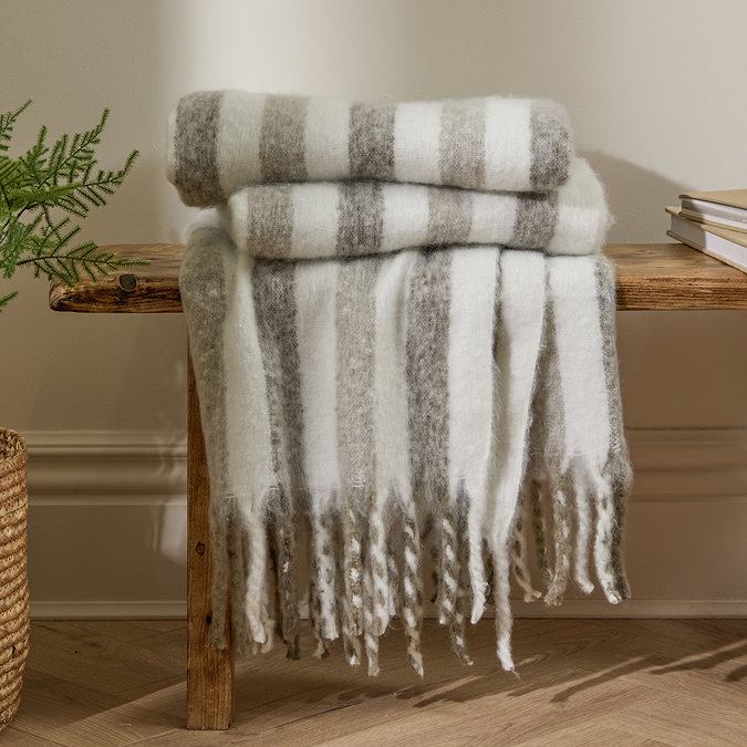 Beechwood heath throw on bench image 