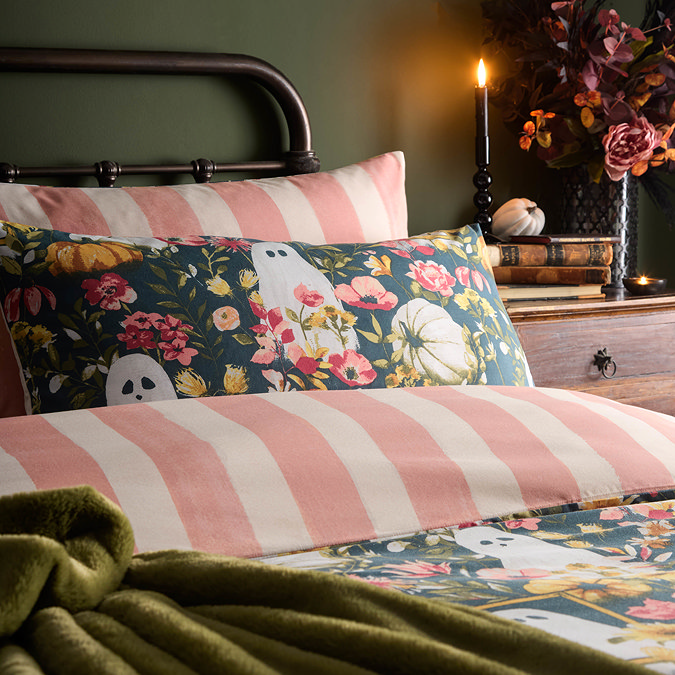 Bootanical Duvet Set Close Up