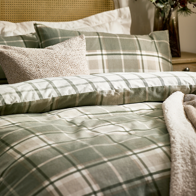 Braemar Check Green Duvet Close Up
