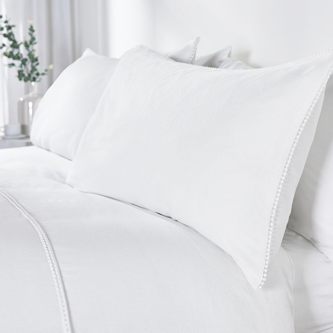 Brushed Pom Pom Duvet Set image