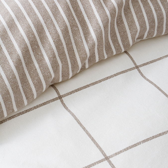 Regal Check mole duvet cover set image