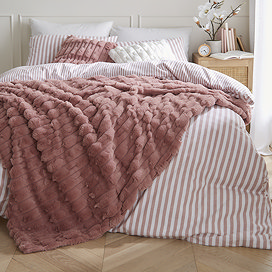 Brushed Cotton Stripe Blush Lifestyle Shot