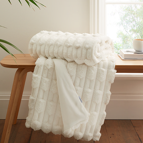 Carved Faux fur throw Image 1