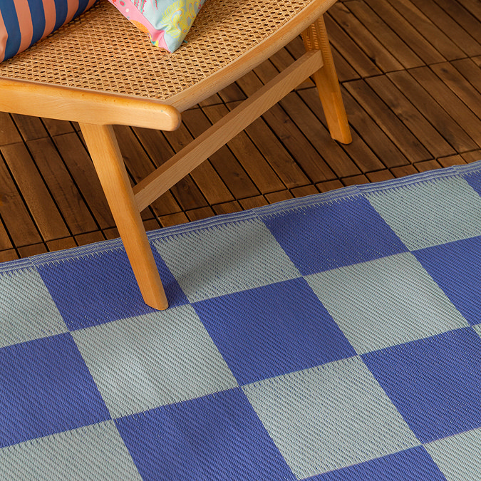 Checkerboard outdoor rug in blue  image 2