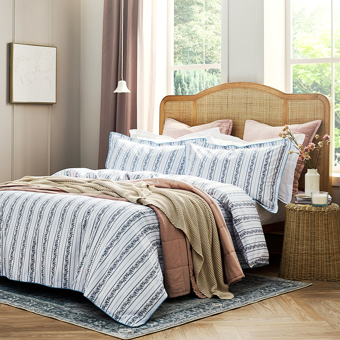 Clara Floral Duvet Cover Set image
