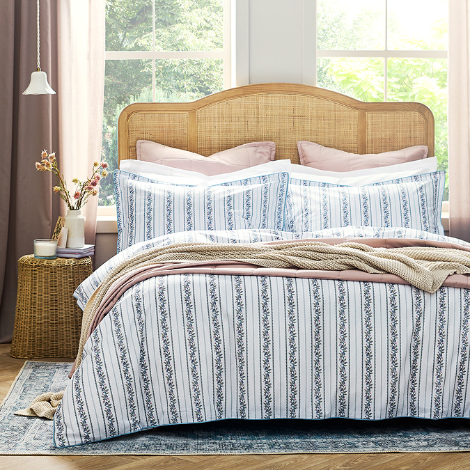 Clara Floral Duvet Cover Set image
