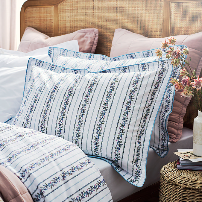 Clara Floral Duvet Cover Set image