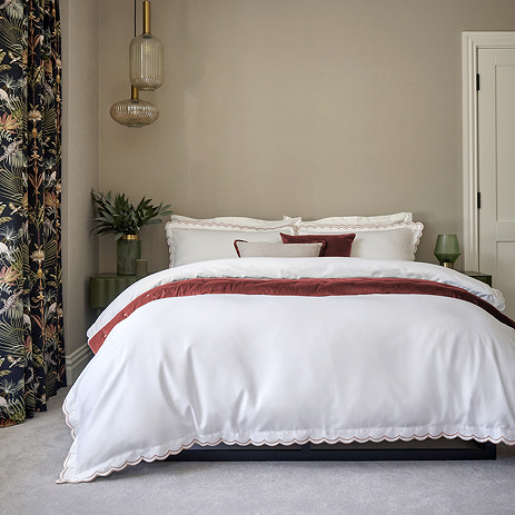 Christy scallop edge fire duvet cover set image