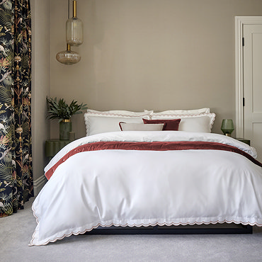 Christy scallop edge fire duvet cover set image
