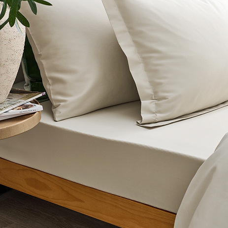 Christy Fitted Sheet champagne image