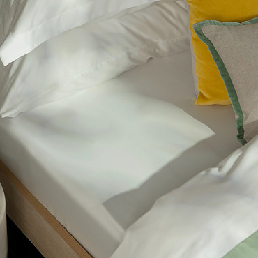 White deep fitted sheet classic sateen image