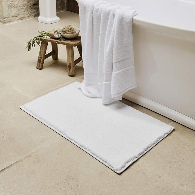 White Deep Pile Bath Mat image
