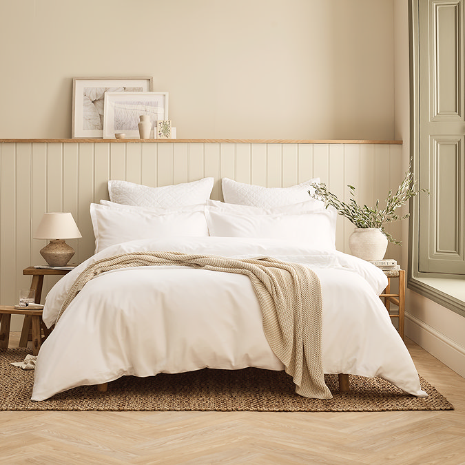 White flannel christy duvet set image