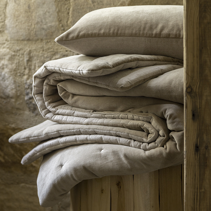 Christy jaipur hazelnut throw
