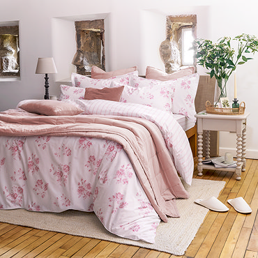 Christy laundered cotton bedspread pink