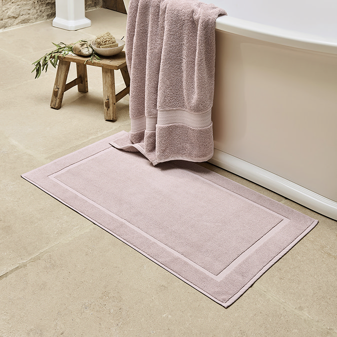 renaissance petal pink bath mat image
