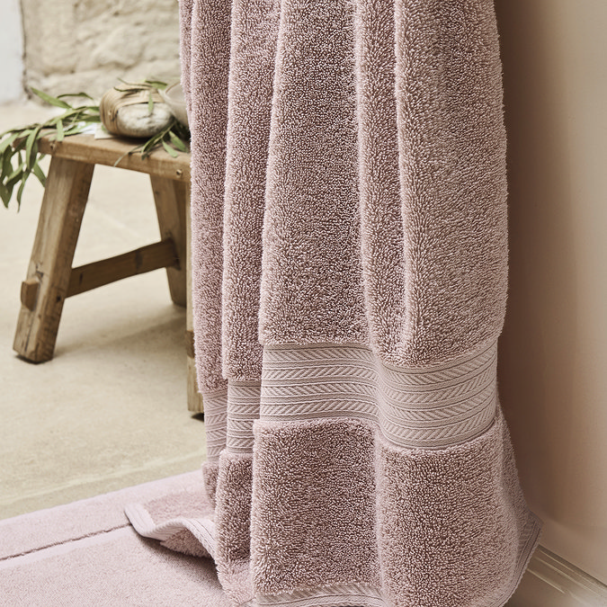 renaissance petal pink towel image