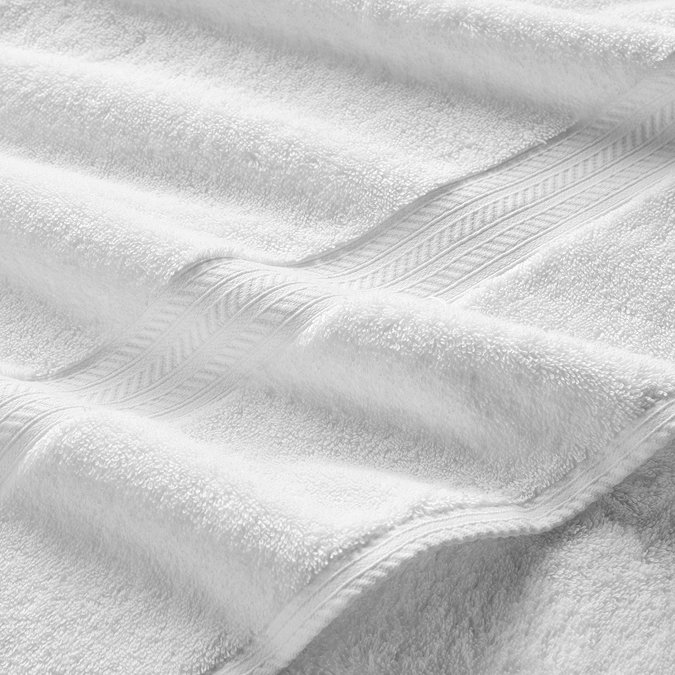 Renaissance white towels image