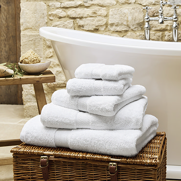 Renaissance white towels image