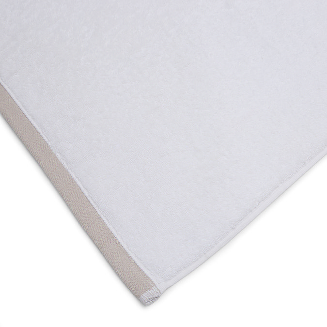 Contrast Border towel white and mocha