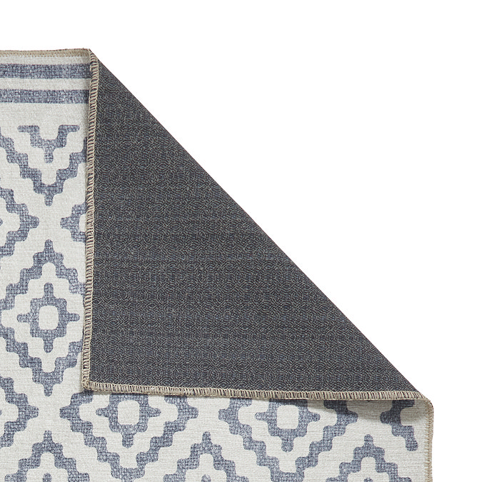 Coral rug close up image 4