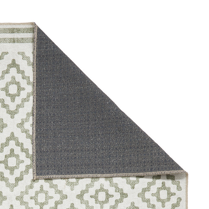 Coral Rug in green close up image 4