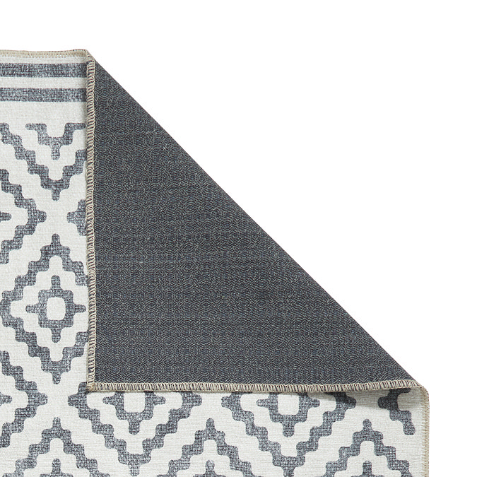 Coral Grey rug close up image 3