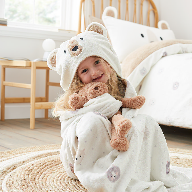 Cosy Bear Hooded Fleece Blanket Lifestyle