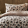Close up of leopard duvet cover set image 2