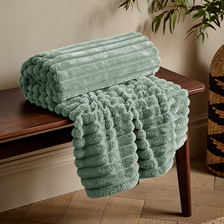 cosy ribbed green throw image