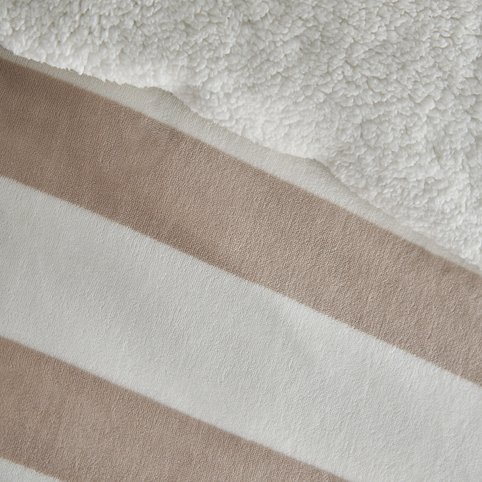 Cosy Sherpa Stripe Duvet Set in Natural image