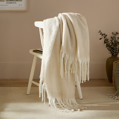 Cozy throw ecru image