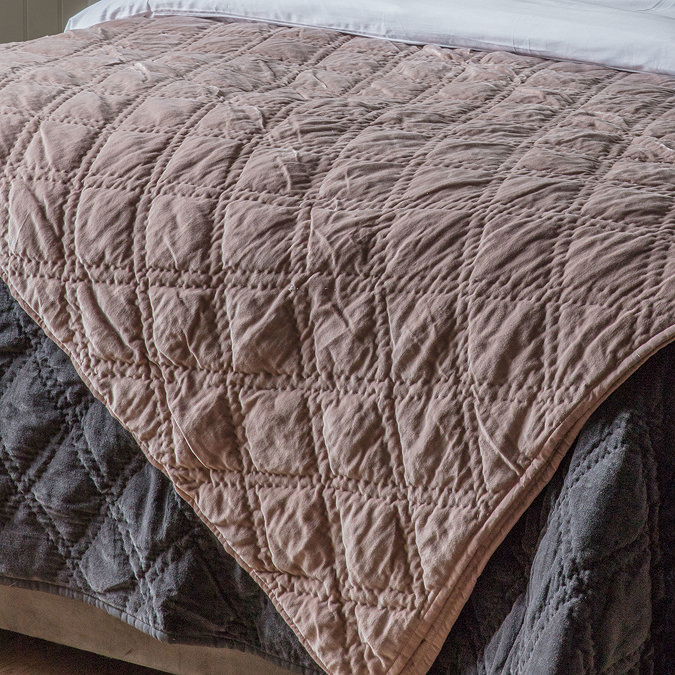 Della Blush Bedspread
