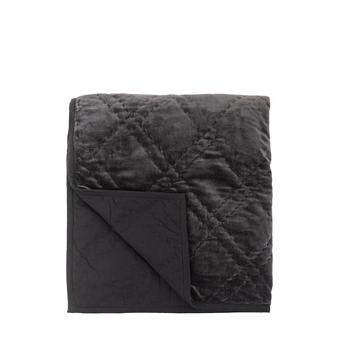 Della quilted bedspread