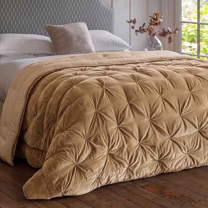 Delphine Bedspread in sand image