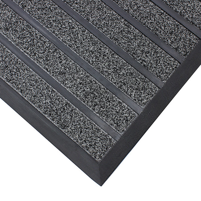 Dirt stopper pro doormat in grey close up image 2