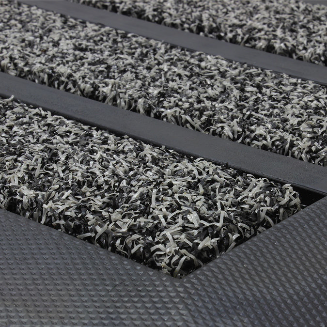 Dirt stopper pro doormat in grey close up image 3