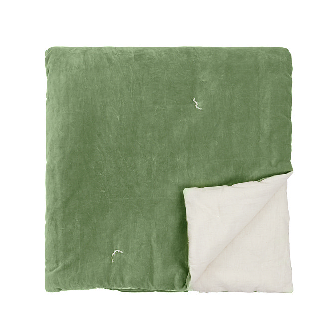 edie bedspread in green image