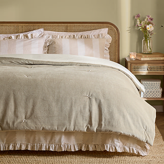 edie bedspread in natural image