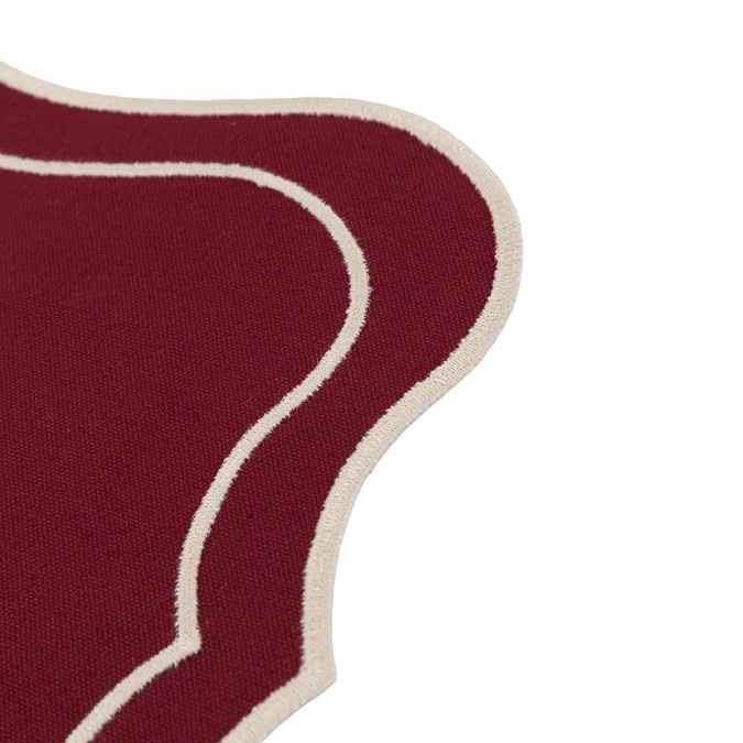 Elora set of 4 Scallop Placemats in merlot
