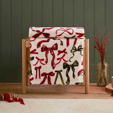 Festive Bows Throw Berry & Pine