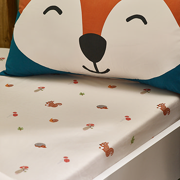 fox and woodland friends fitted sheet close up image 2