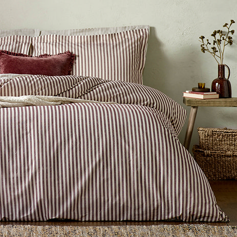 Hebden Duvet Beetroot