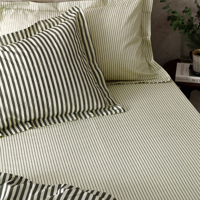 Hebden fitted sheet on bed images 1
